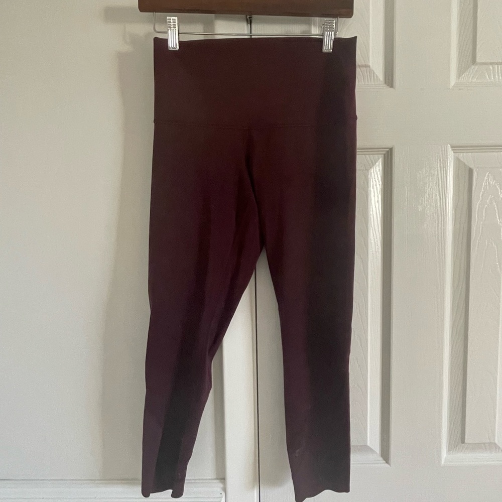 Lululemon Wunder Under Crop High-Rise Roll Down Scallop Full-On Luxtreme Red - Picture 5 of 10
